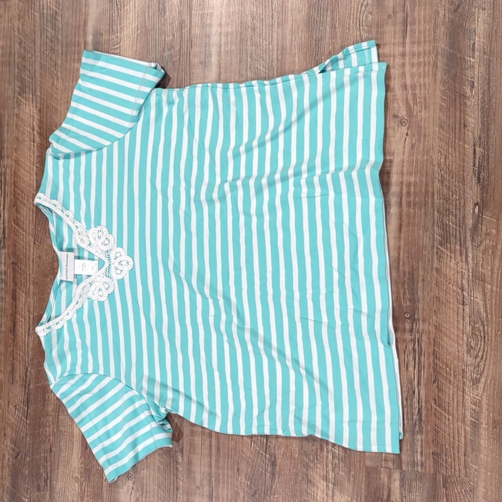 Alfred dunner woman's large tshirt